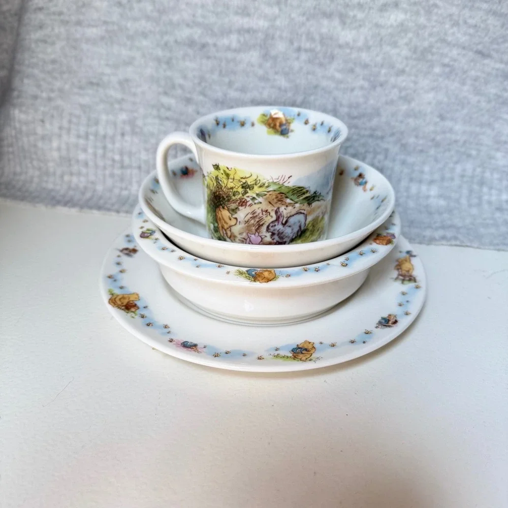 Royal Doulton WINNIE THE POOH Classic 4pc Nursery Set Plate Bowls Mug Bone China